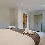 3 Bed In Harrogate Oc-94743 Holiday home *